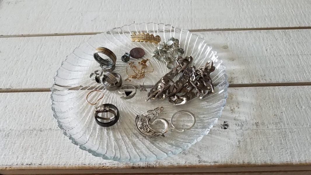 Metal Detecting Daytona Beach: Minelab Vanquish 540 Finds