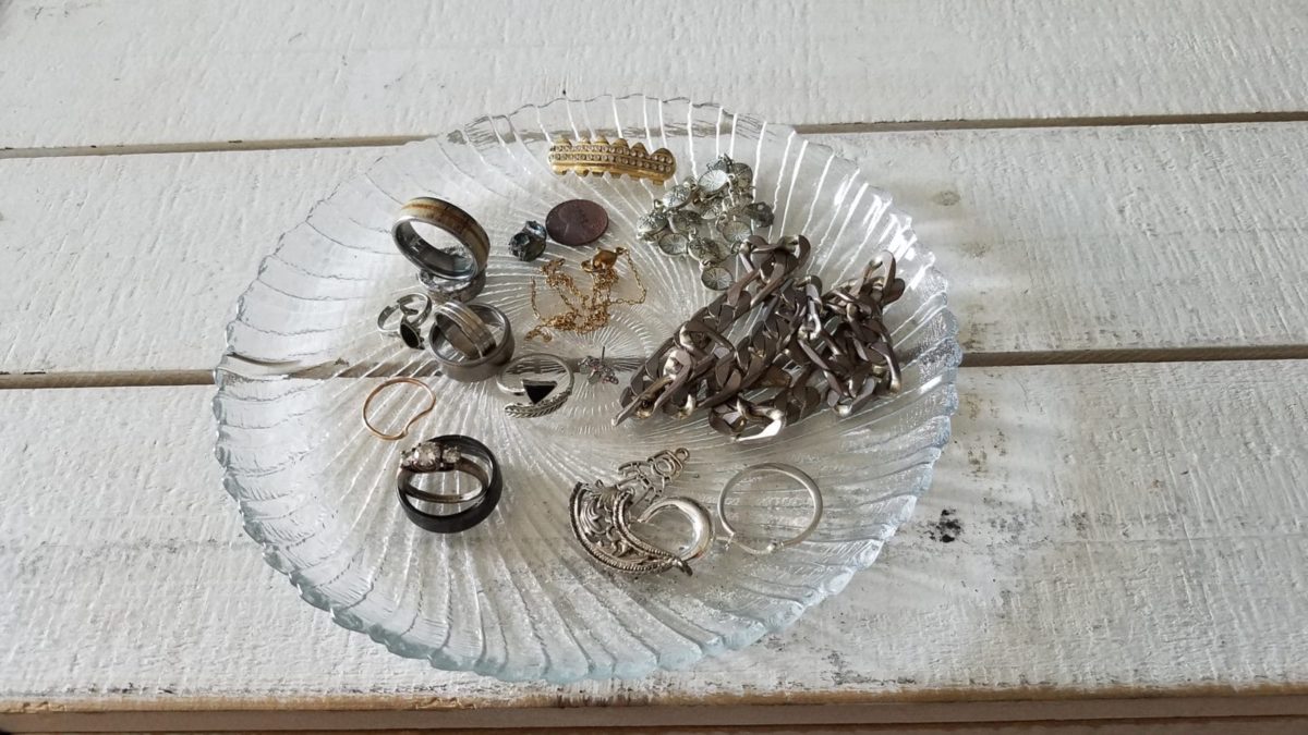 Metal Detecting Daytona Beach: Minelab Vanquish 540 Finds