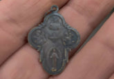 Catholic Scapular Find - Minelab Equinox 600 Water Hunt