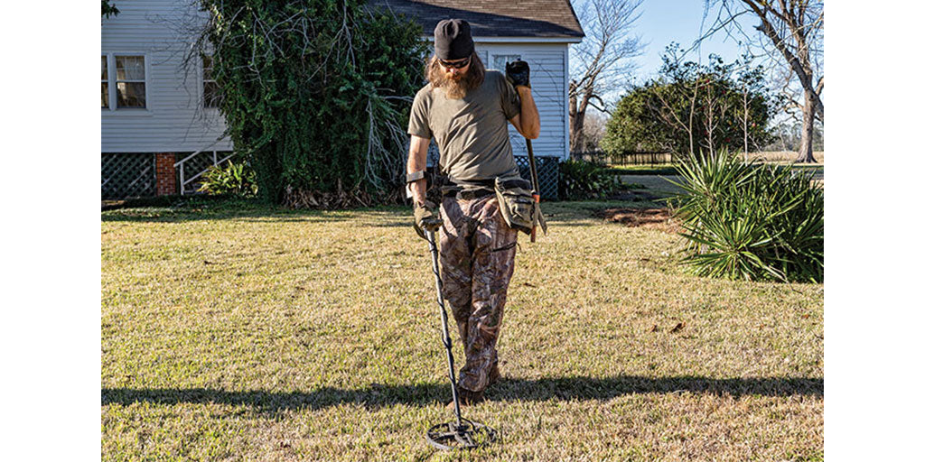 Jase Robertson metal detecting