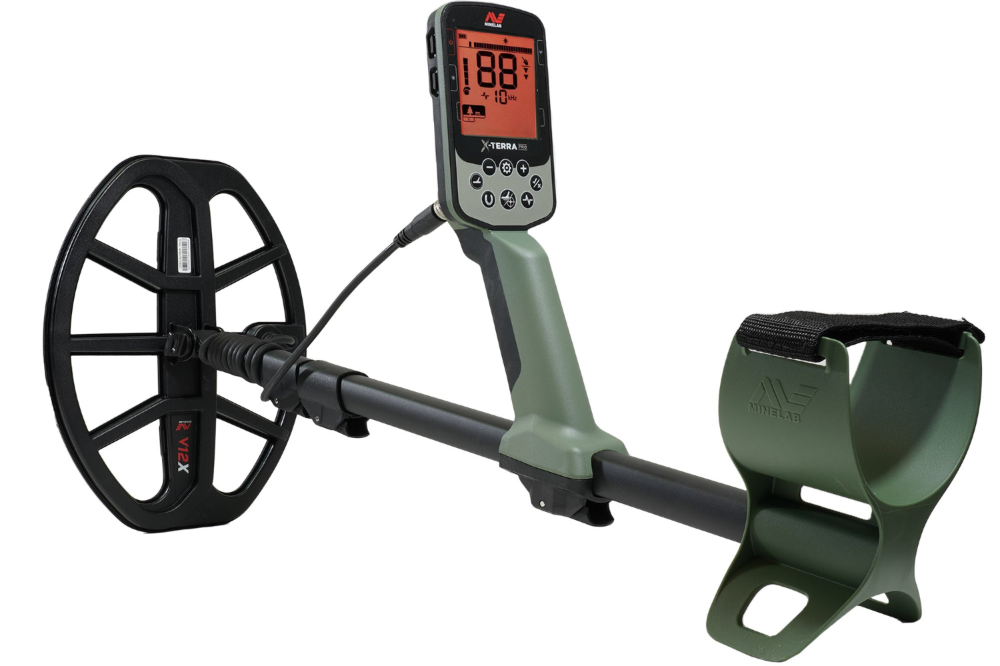 Minelab X-Terra Pro Beach Bundle: Waterproof Metal Detector with Complete Recovery Kit
