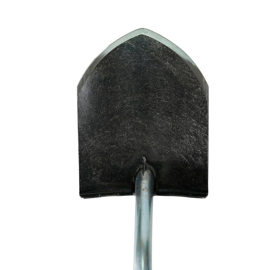 Close up of the King of Spades D Handle Shovel with 11 inch round edge.