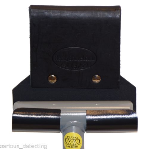Lesche T-Handle Shovel with Serrated Edge and ReadyShovel Leather and Kydex Holster