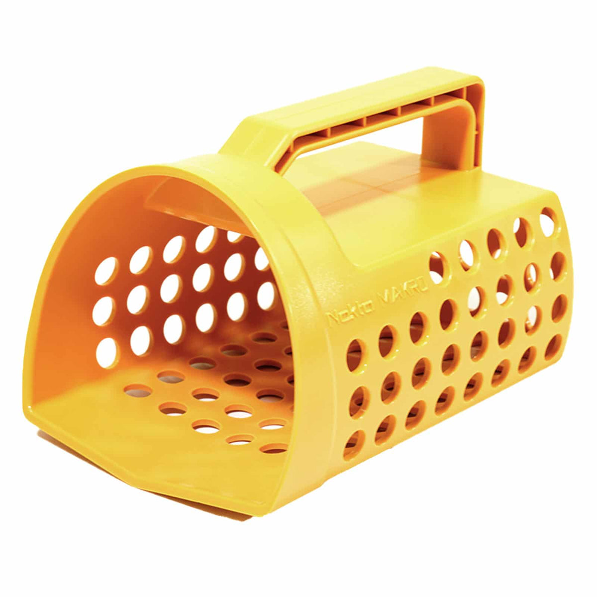 Nokta Plastic Sand Scoop showing non-metallic construction and compact basket design for interference-free beach detecting