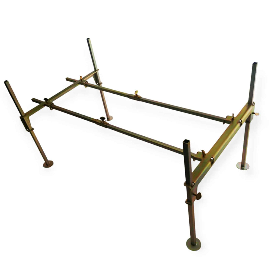 Gold Cube Universal Stand showing three-point contact connection system