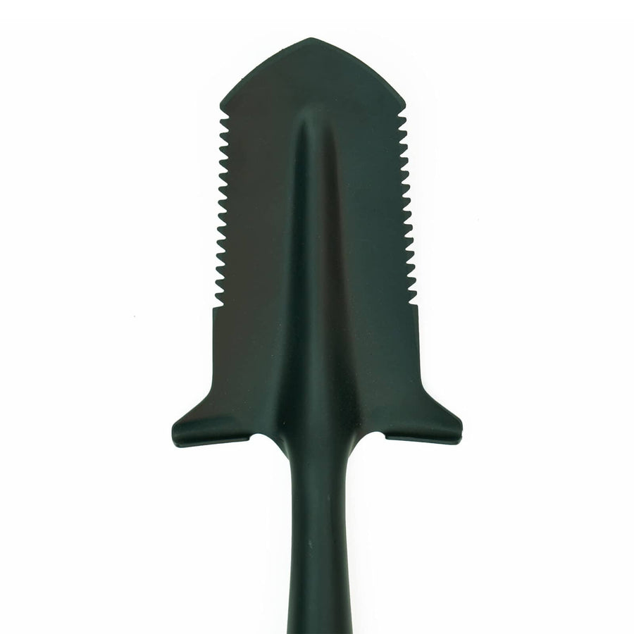 Close up view of the black shovel head, showing the wide foot steps and saw tooth serrated detail