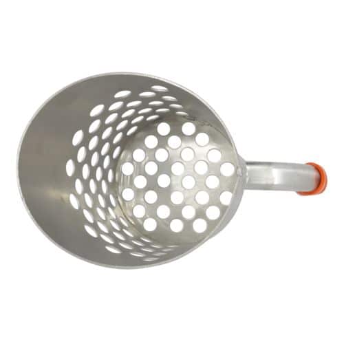 RTG Big 6 sand scoop front view into the perforated 6 in bucket