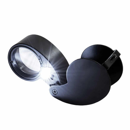 LED magnifier with light activated showing magnification capability