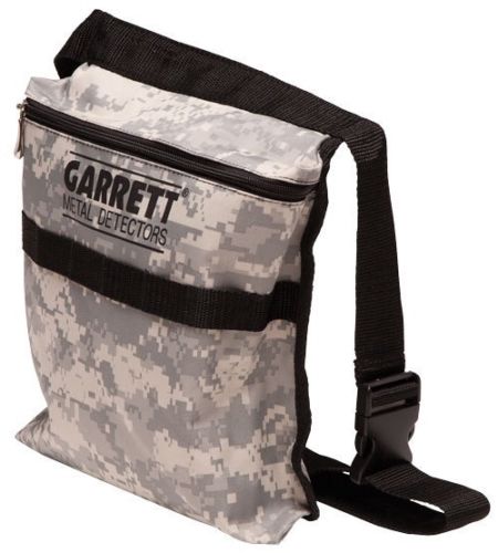 Garrett Bundle w/ Edge Digger, Camo Finds Pouch & Submersible Headphones